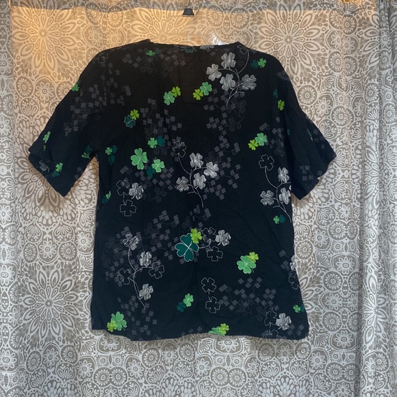 Scrub Top - Picture 2 of 5